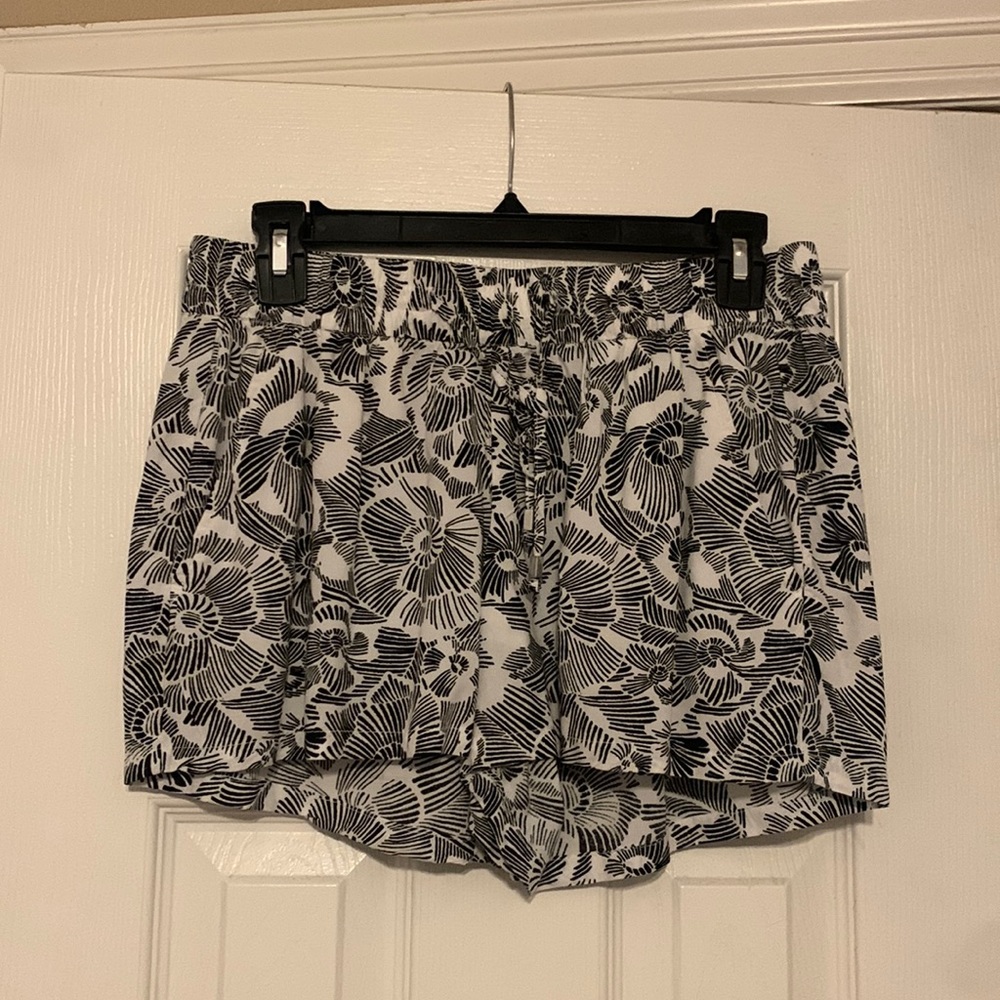 Old Navy fabric shorts